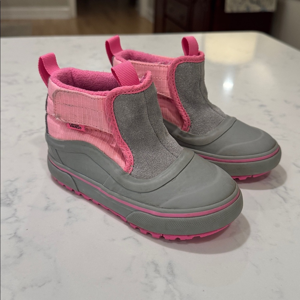VANS Girls Pink Gray Suede Insulated Waterproof Snow Rain Boot Girly Cute SIZE 8